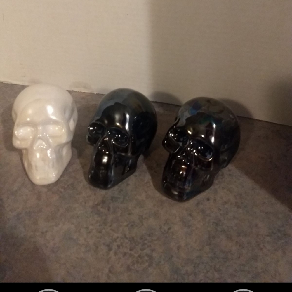 Pearlized skulls
